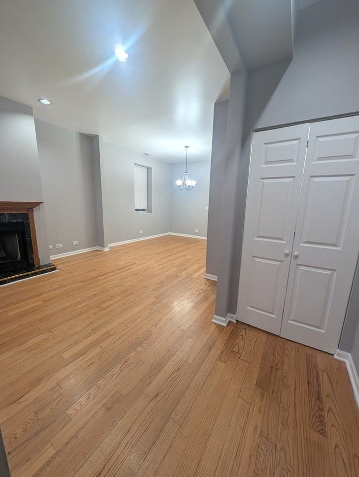 2531 W Flournoy St #1 - Photo 3 of 17