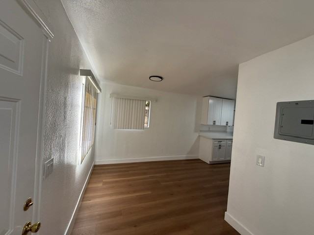 8901 1/2 Holmes Ave #8901-5 - Photo 5 of 6