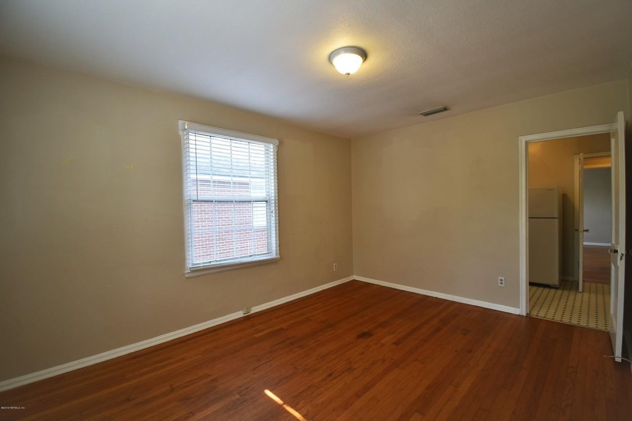 3661 Saint Johns Ave #3 - Photo 4 of 14