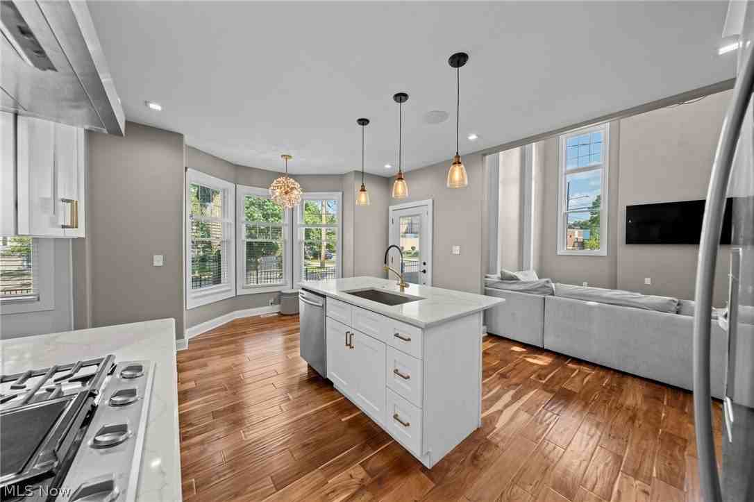 4902 Tillman Ave - Photo 7 of 37