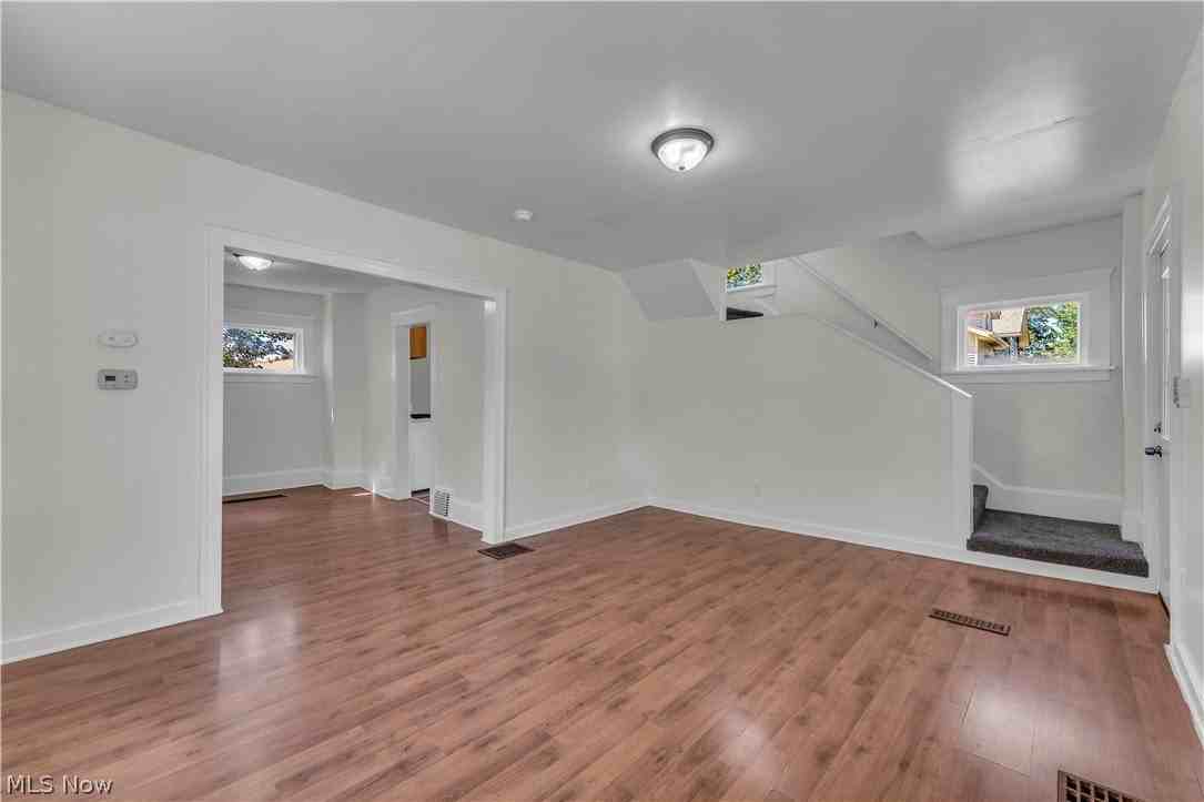 1296 W Wilbeth Rd - Photo 6 of 29