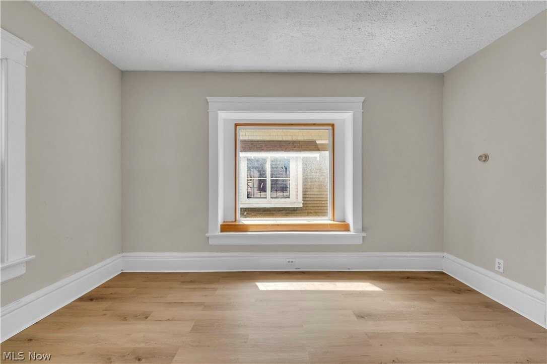 94 Broad St #1 - Photo 4 of 17
