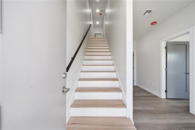 208 W Houston St - Photo 3 of 32