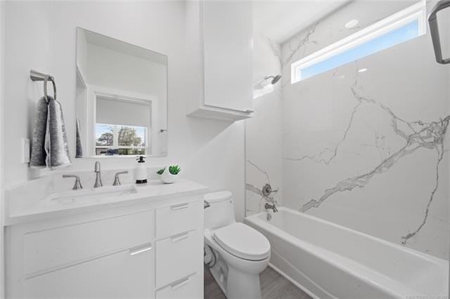 208 W Houston St - Photo 6 of 32