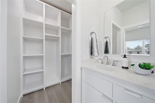 208 W Houston St - Photo 7 of 32