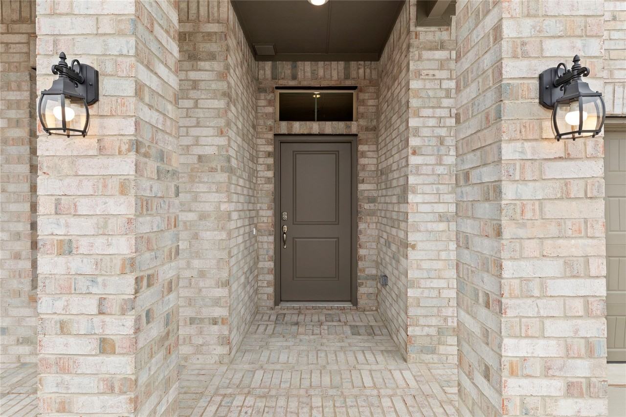 14525 Bootes Dr - Photo 5 of 30