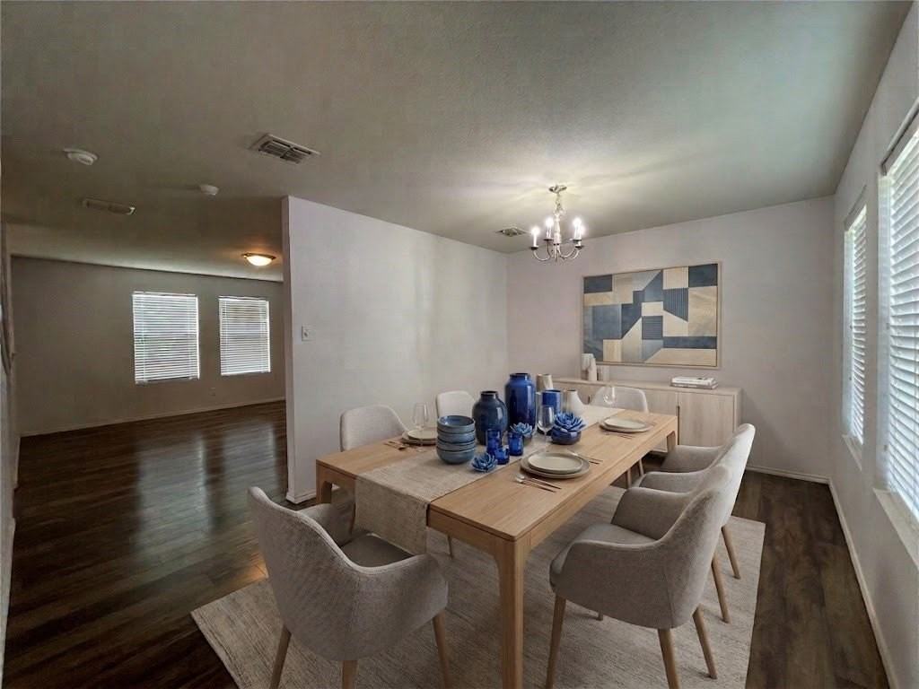 2801 Mockingbird St - Photo 6 of 32