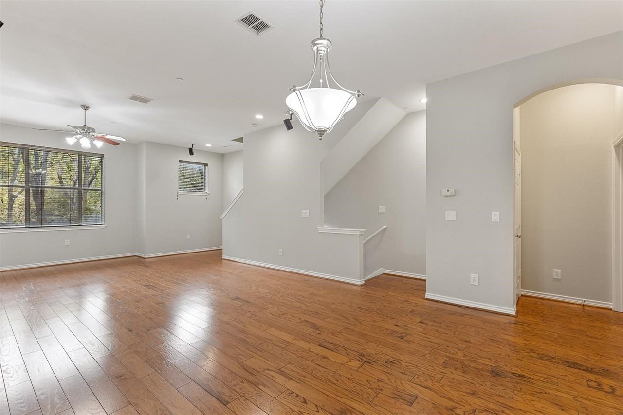 4121 Mckinney Ave #6 - Photo 3 of 26