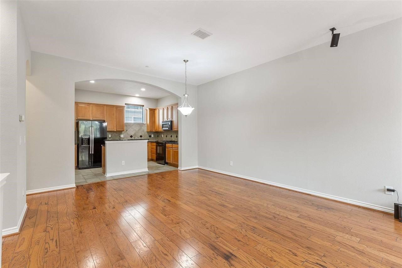 4121 Mckinney Ave #6 - Photo 4 of 26