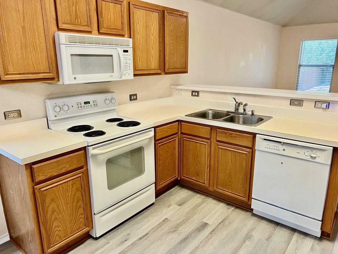 11617 Bobcat Dr - Photo 5 of 21