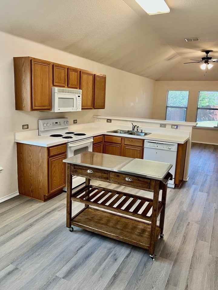 11617 Bobcat Dr - Photo 6 of 21