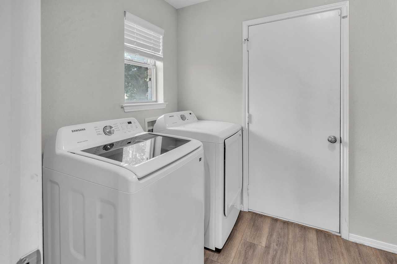 691 Montana Ct N - Photo 6 of 21