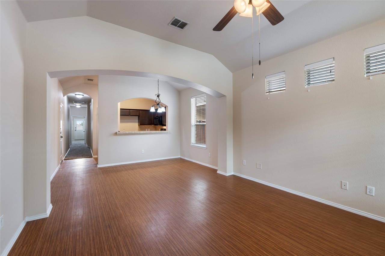 355 Armstrong Ln - Photo 3 of 32