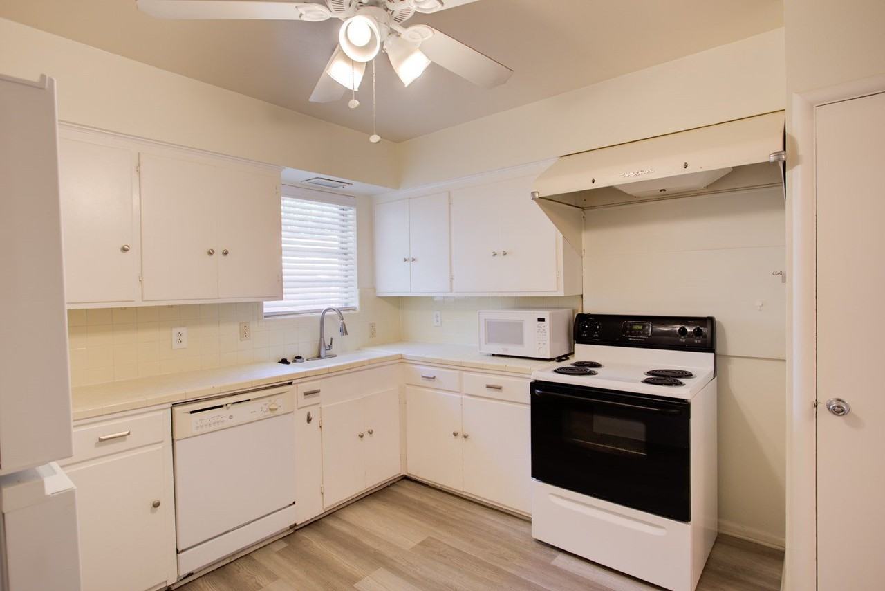 6552 Saint Moritz Ave - Photo 5 of 13