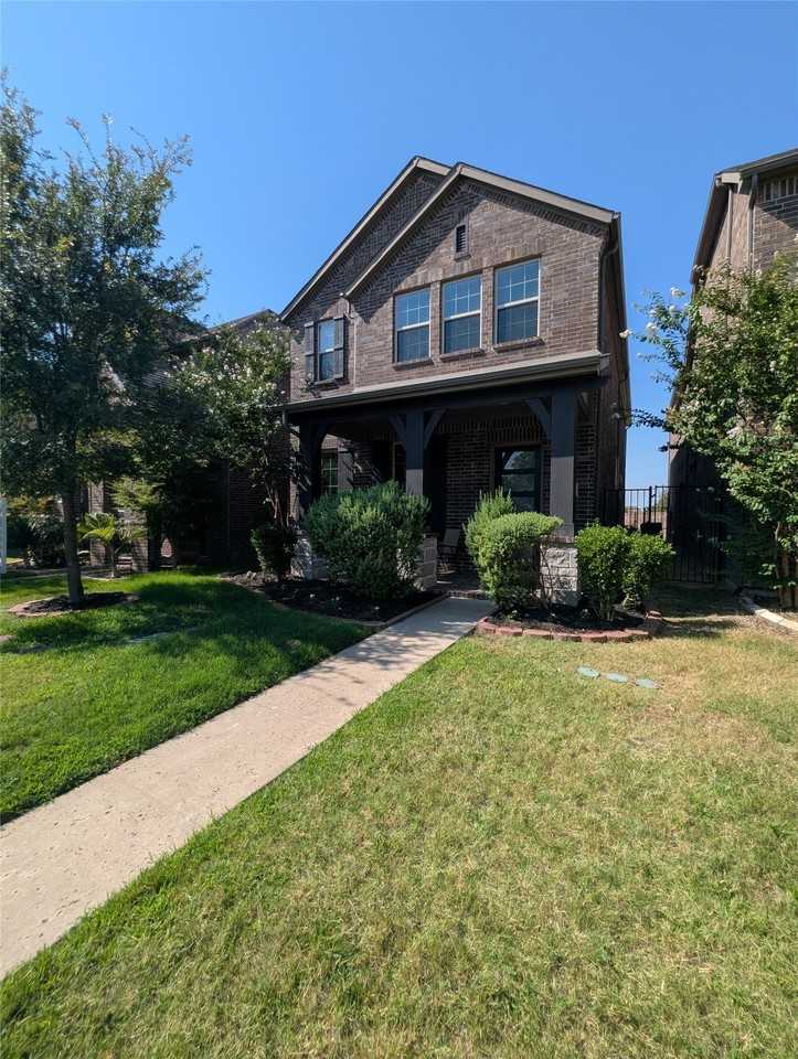 1327 Bailey Ln - Photo 2 of 40