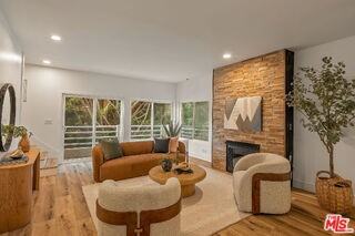 1160 Granville Ave #104 - Photo 6 of 8