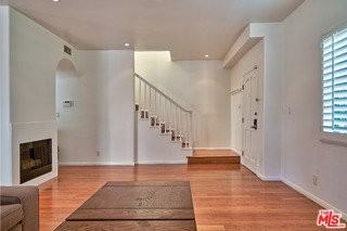 913 18th St #5 - Photo 4 of 7