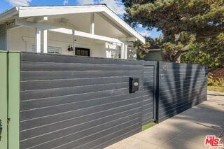 1605 Cabrillo Ave - Photo 2 of 8