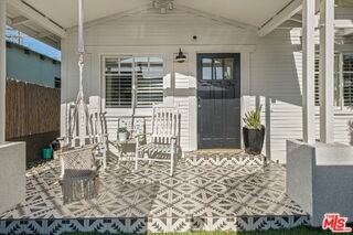 1605 Cabrillo Ave - Photo 4 of 8
