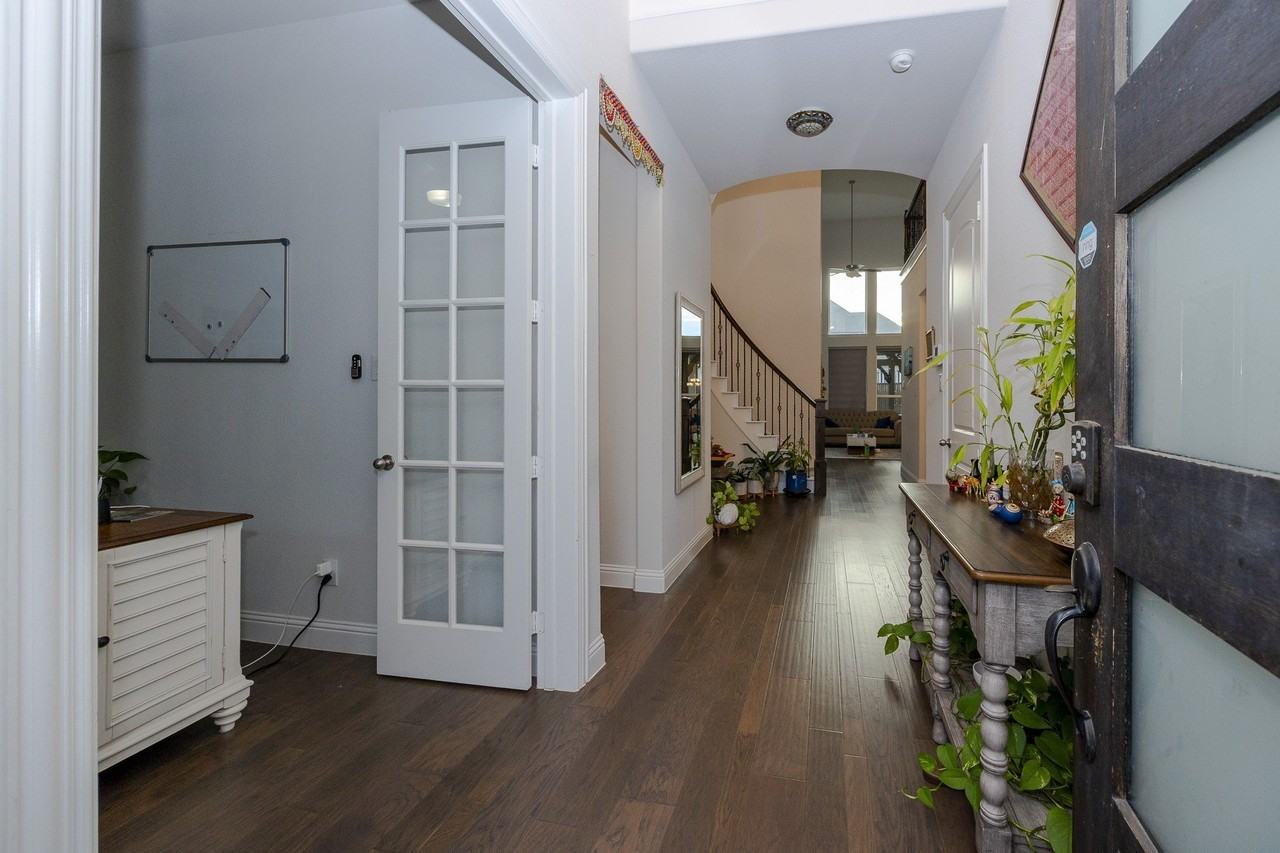 10081 Oxbow Ave - Photo 4 of 25