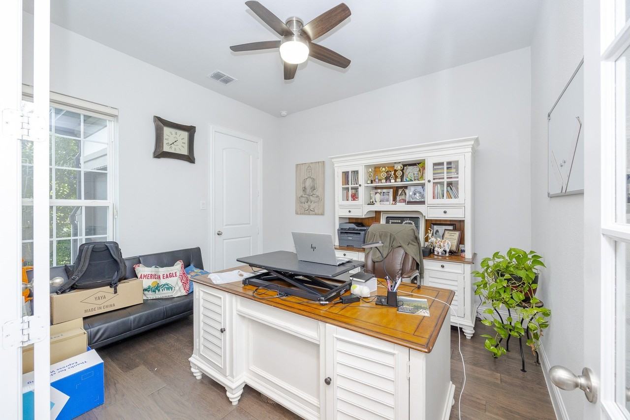 10081 Oxbow Ave - Photo 6 of 25