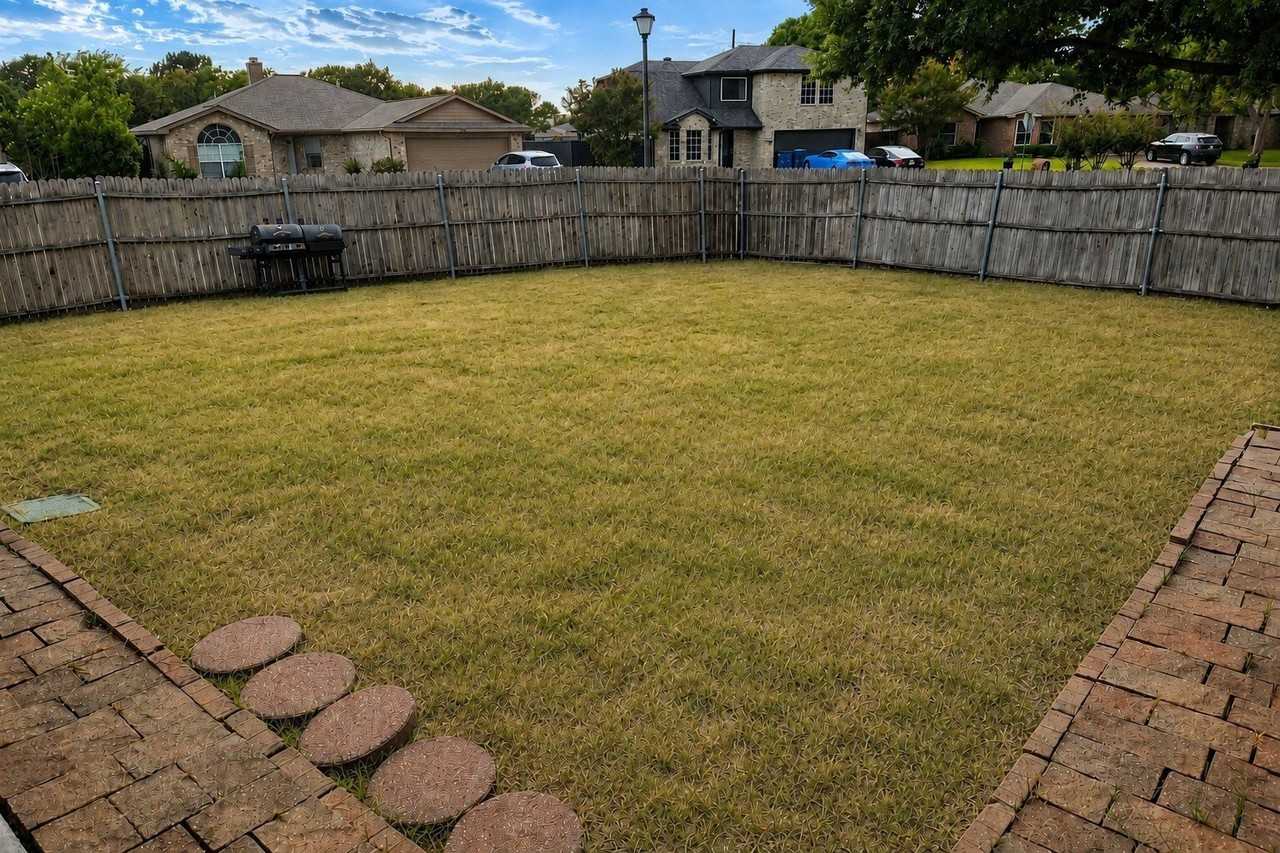 3713 Catalina St - Photo 5 of 21