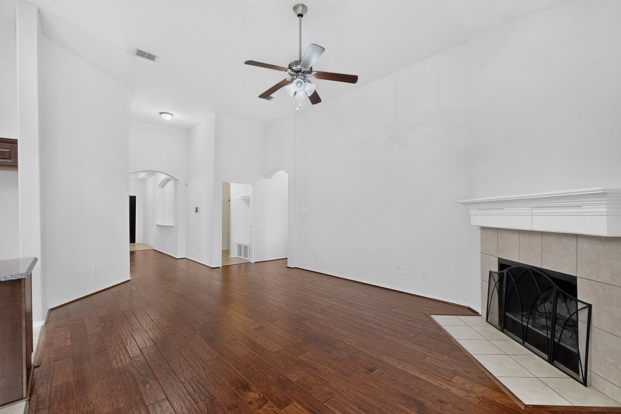 1208 Villa Paloma Blvd - Photo 4 of 36