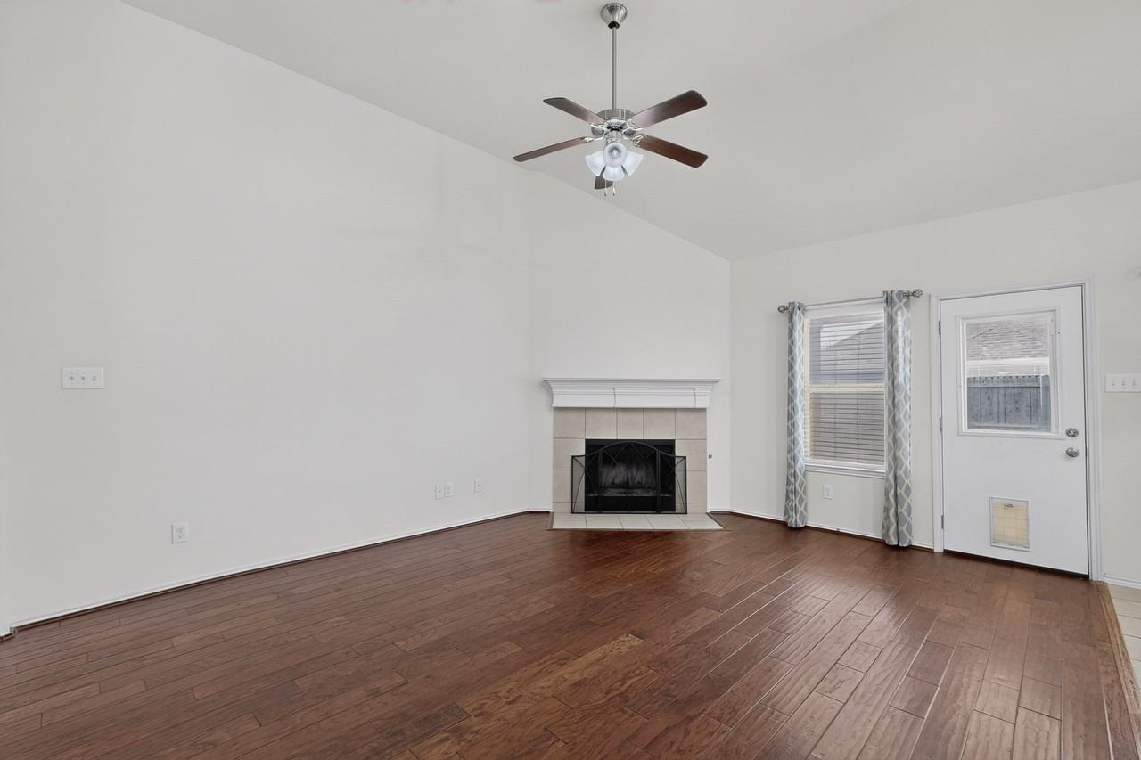 1208 Villa Paloma Blvd - Photo 5 of 36
