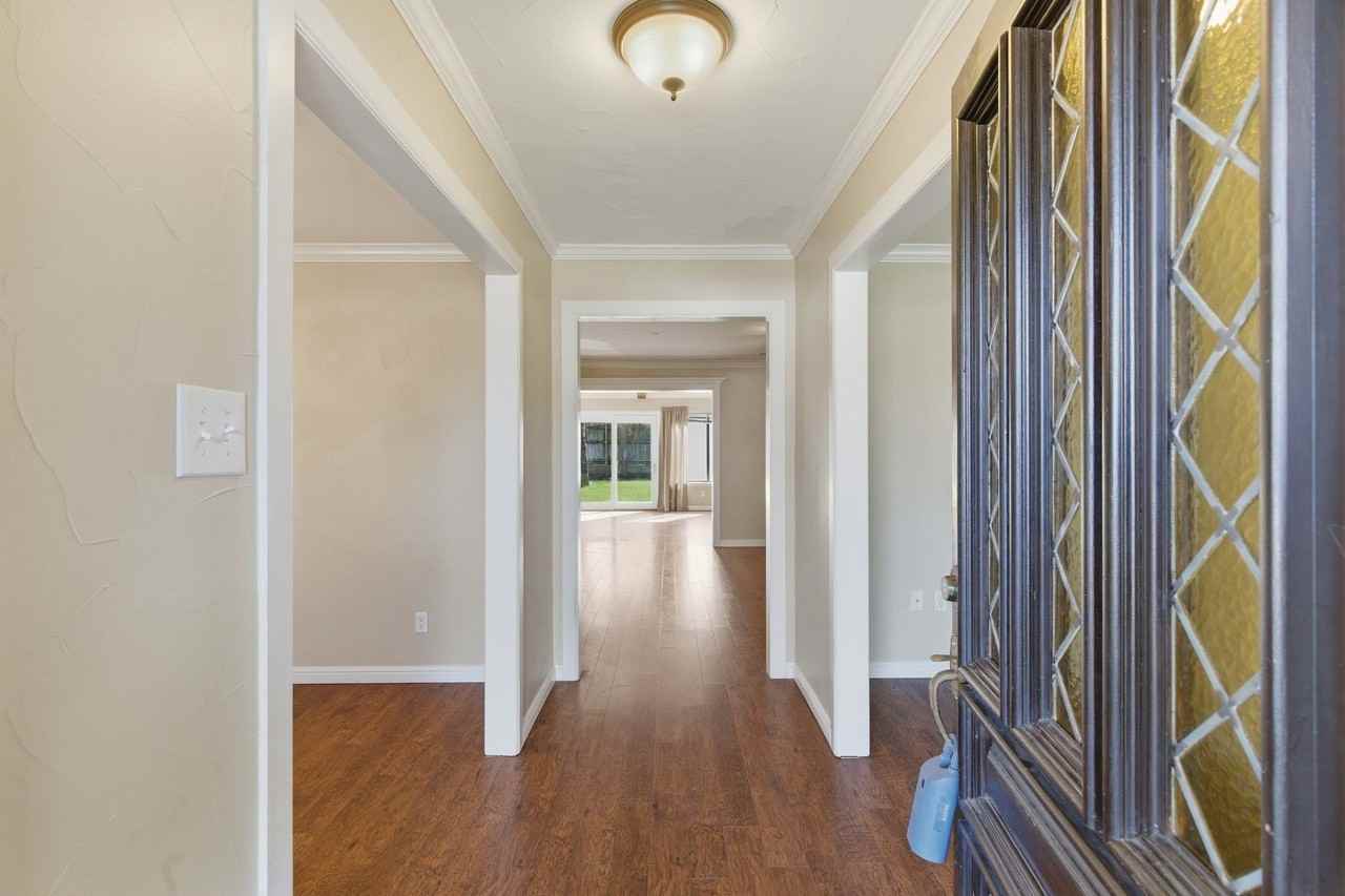 1760 Acorn Ln - Photo 6 of 35