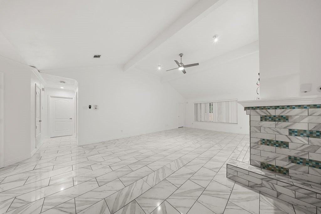 4952 Hollow Ridge Rd - Photo 5 of 32