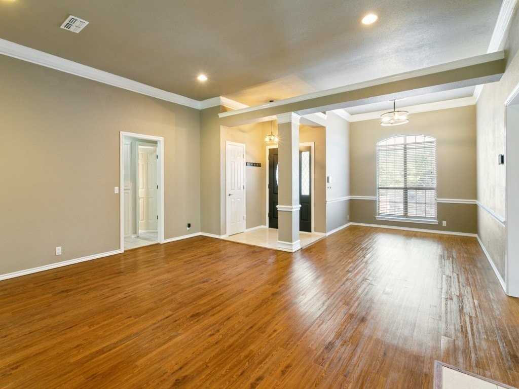 10228 Fieldcrest Dr - Photo 6 of 25