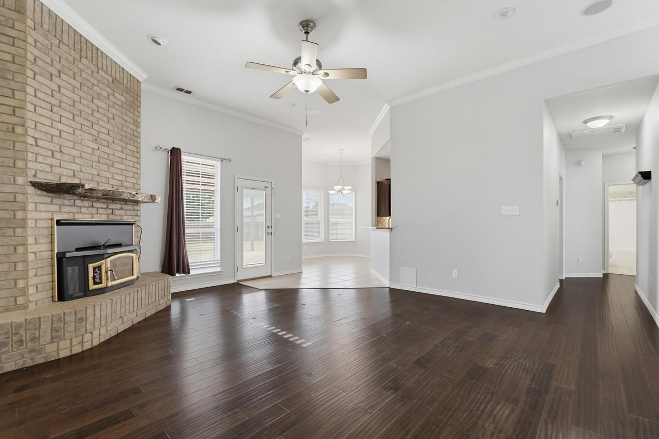 7017 Springwater Ave - Photo 6 of 40