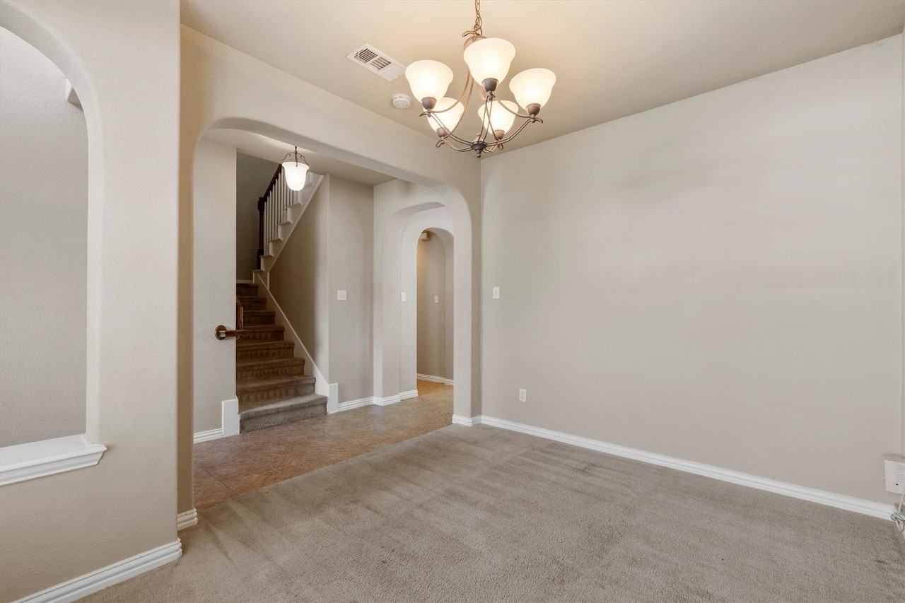 7212 Sugarplum Dr - Photo 2 of 28