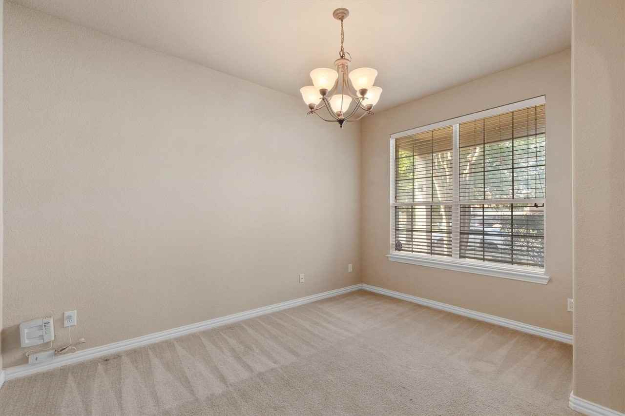7212 Sugarplum Dr - Photo 3 of 28