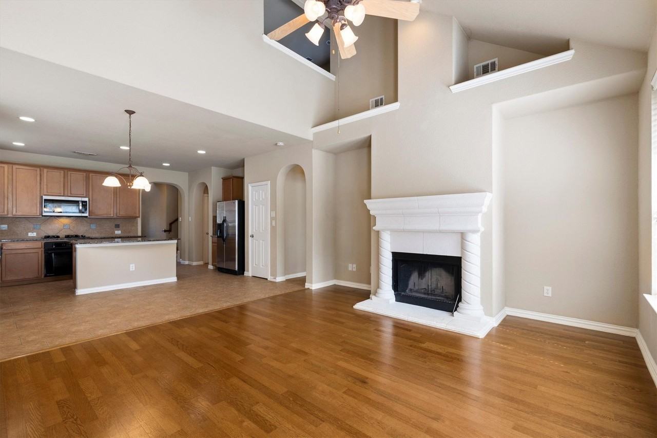 7212 Sugarplum Dr - Photo 4 of 28