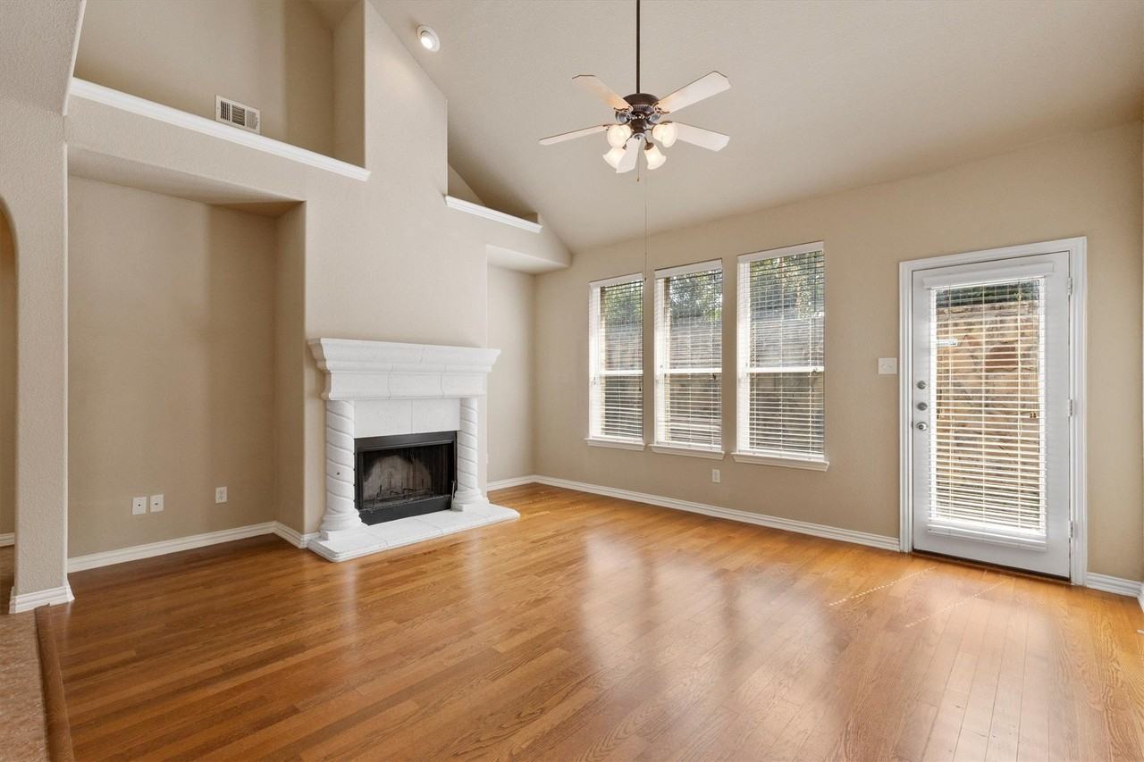 7212 Sugarplum Dr - Photo 5 of 28