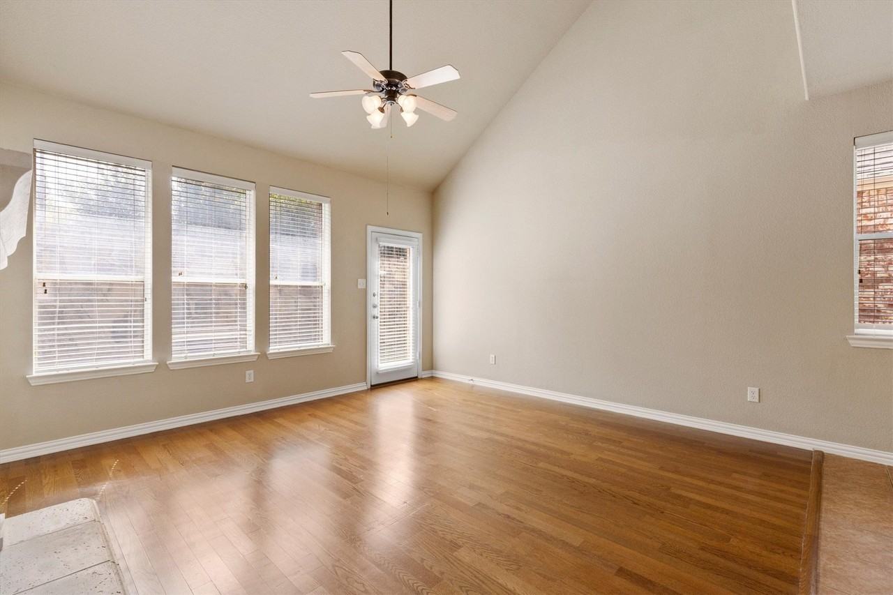 7212 Sugarplum Dr - Photo 6 of 28