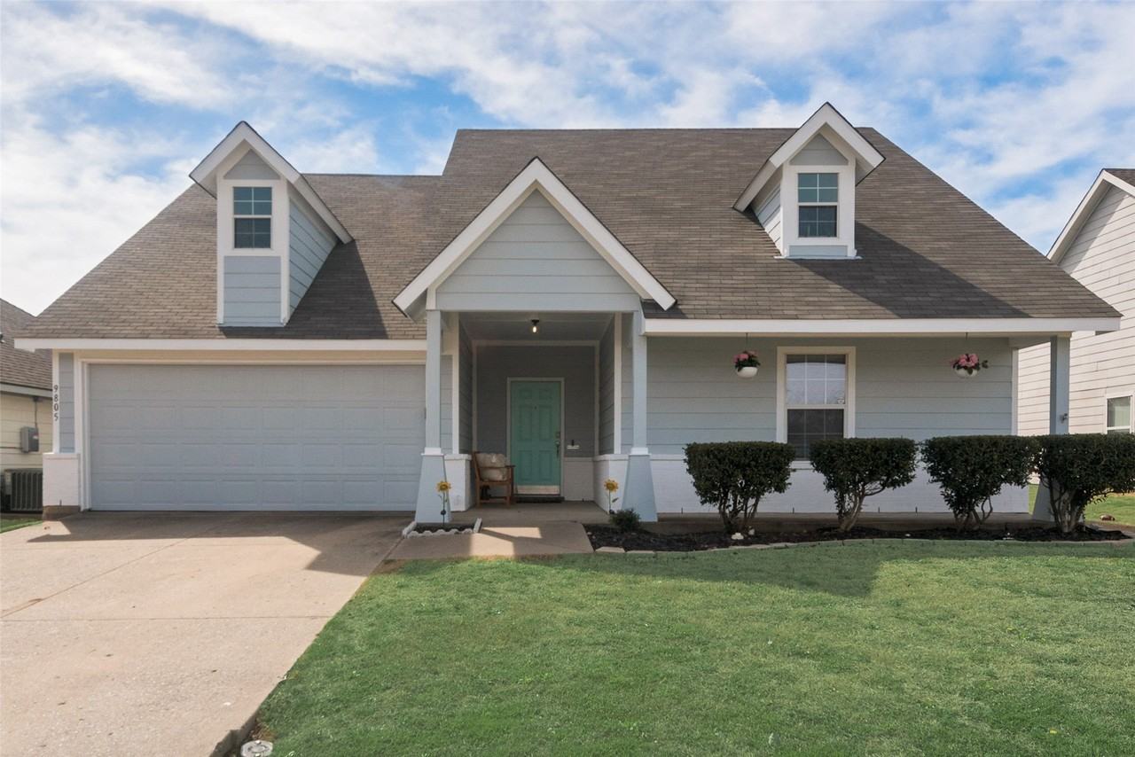 9805 Tanglebrush Dr - Photo 2 of 20