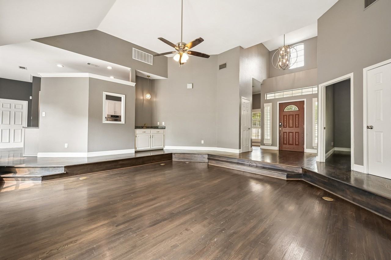 1380 Meandro Ria Ln - Photo 5 of 39