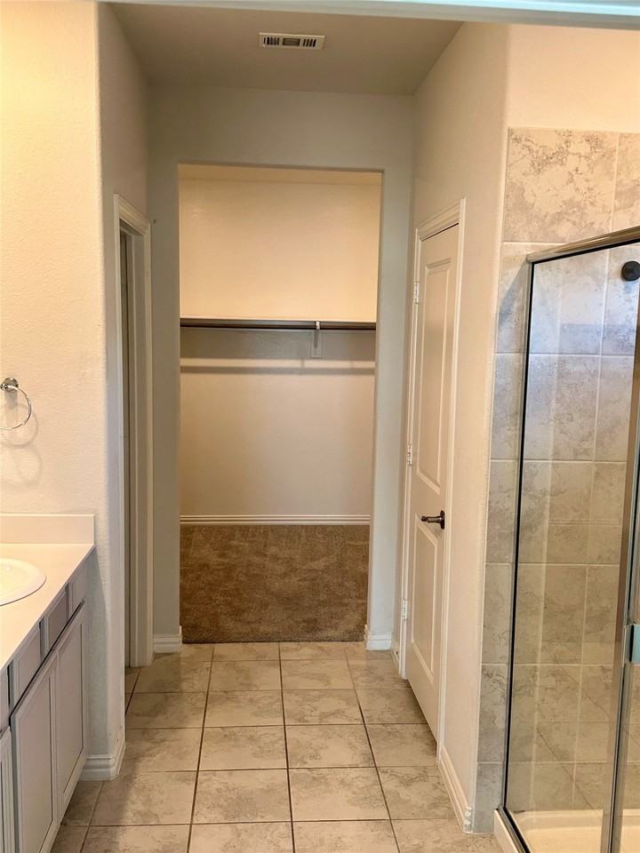 10012 Callan Ln - Photo 3 of 12
