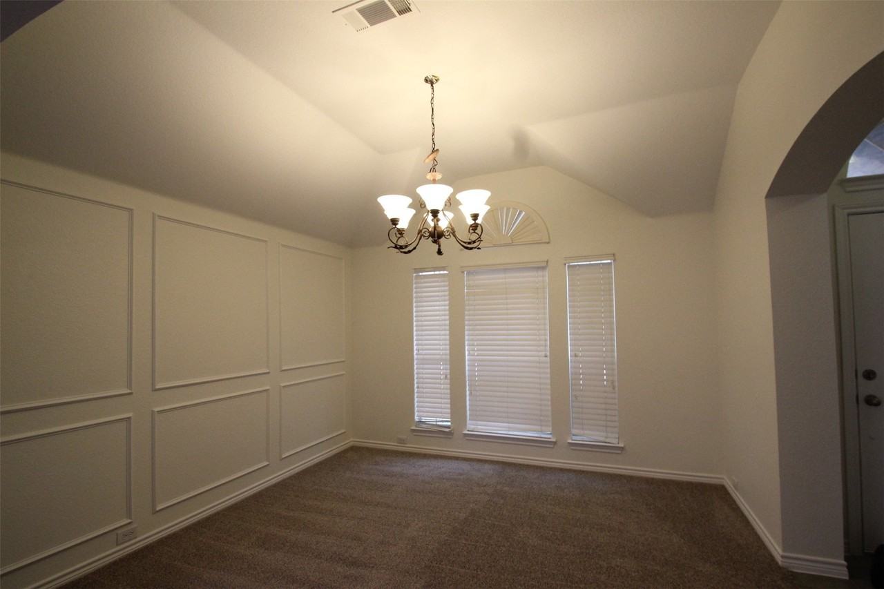 10362 Ferry Farm Ln - Photo 6 of 38