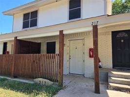 featured image of 217 E 3rd St #B