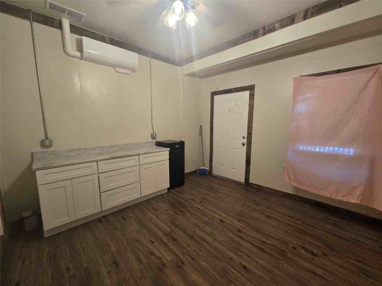 217 E 3rd St #B - Photo 3 of 6