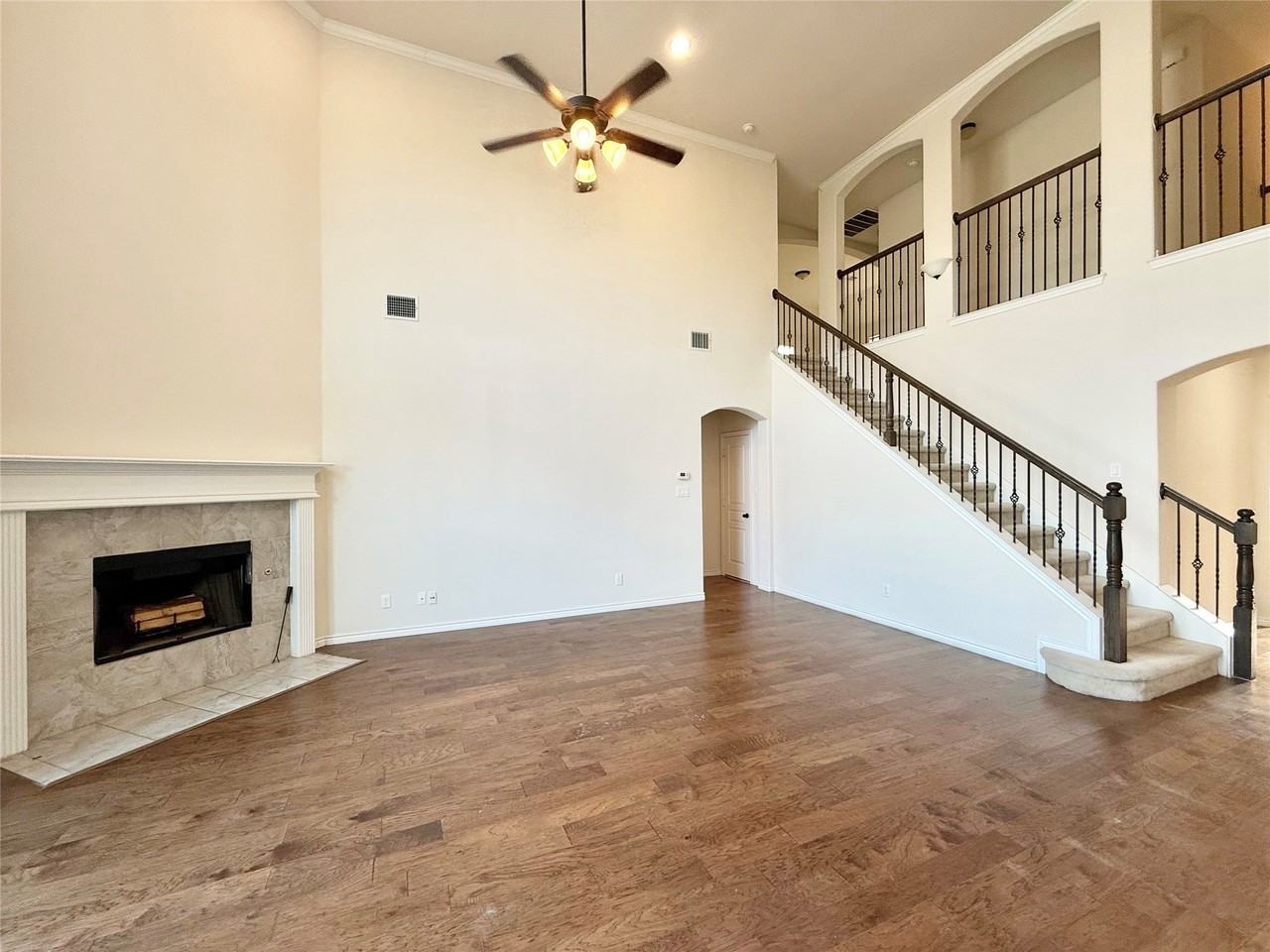 5021 Sunwood Cir - Photo 7 of 36