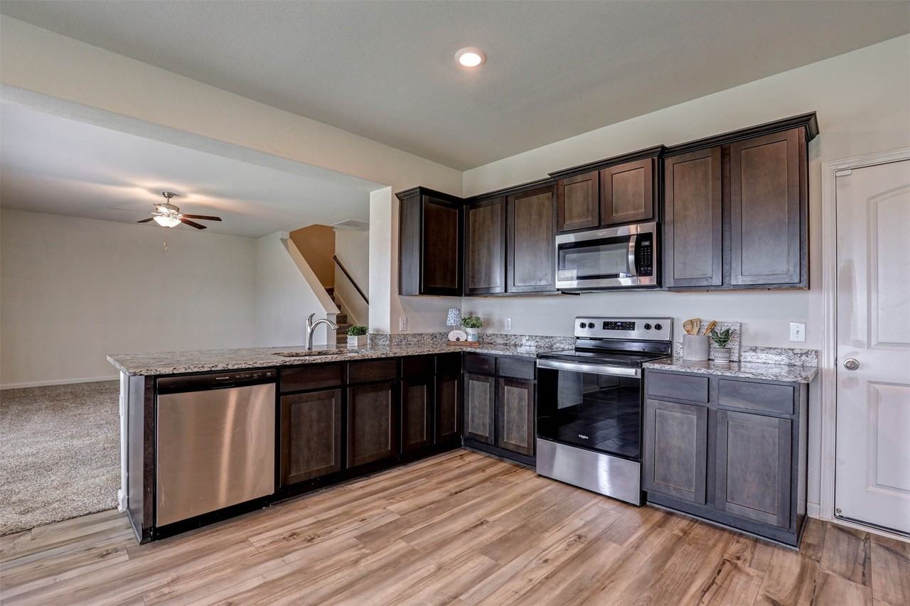 203 Drifter Dr - Photo 4 of 21