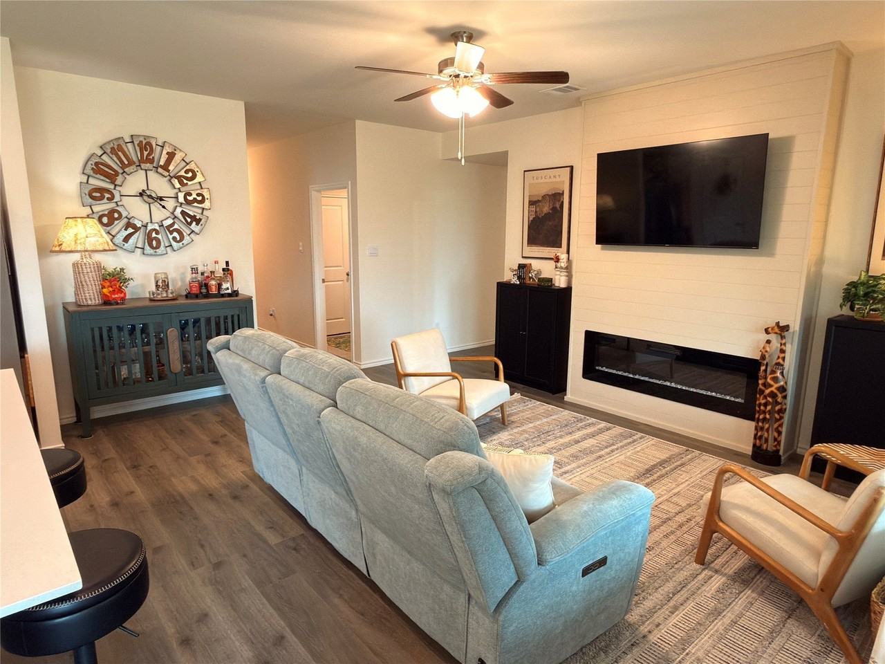 403 Silver Birch Dr - Photo 3 of 14