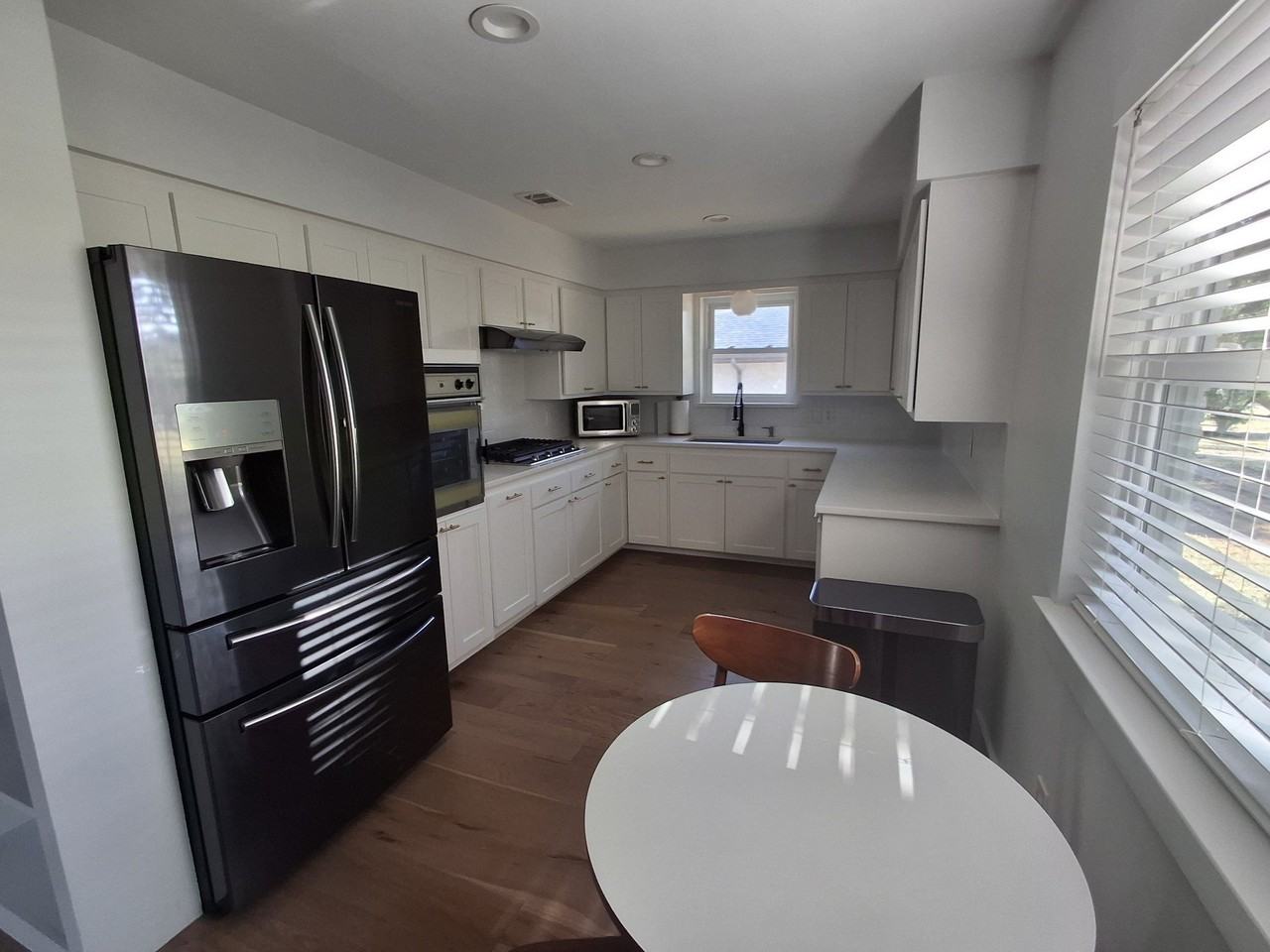 404 N Anna Dr - Photo 2 of 14
