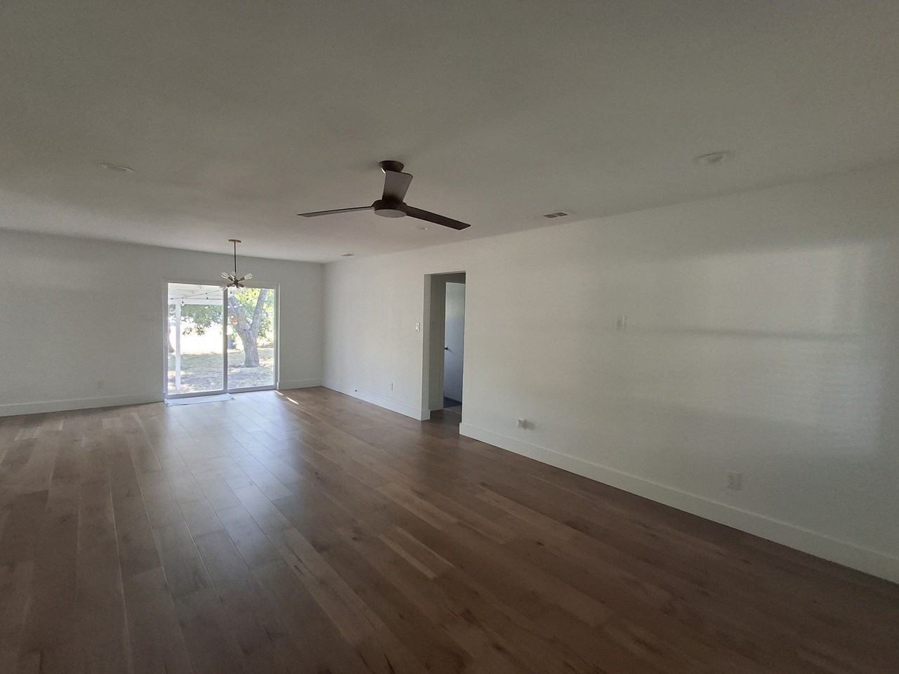 404 N Anna Dr - Photo 3 of 14