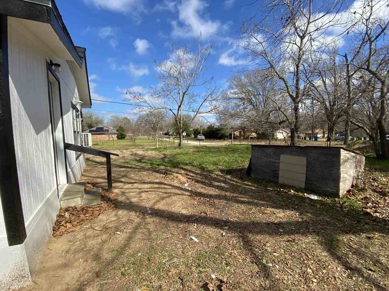 801 Walnut St - Photo 5 of 25