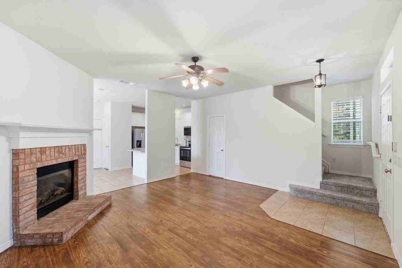 7449 Danbridge Ln - Photo 4 of 19